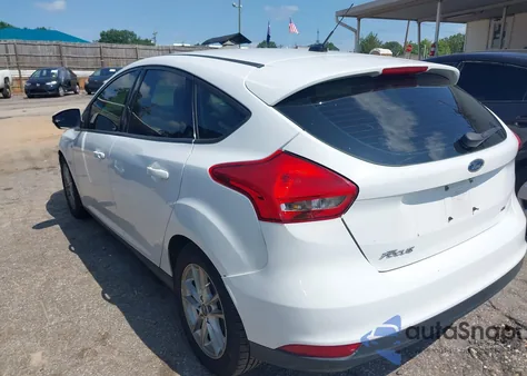 2017 Ford Focus Se z USA, uszkodzony, nr VIN 1FADP3K28HL225327